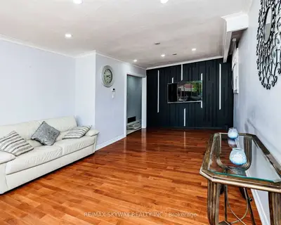 3757 Teeswater Road, Mississauga, ON L4T 2A5
