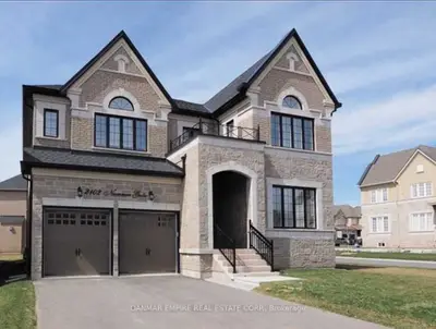 2102 NAMRON Gate, Oakville, ON L6H 0J7