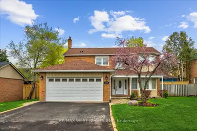 2884 Folkway Drive, Mississauga, ON L5L 2G8