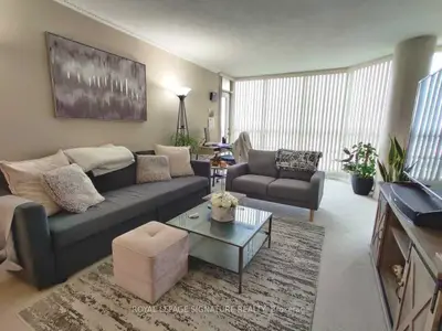 45 Kingsbridge Garden Circle 1803, Mississauga, ON L5R 3K4