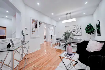 2383 East Gate Crescent, Oakville, ON L6H 6L1