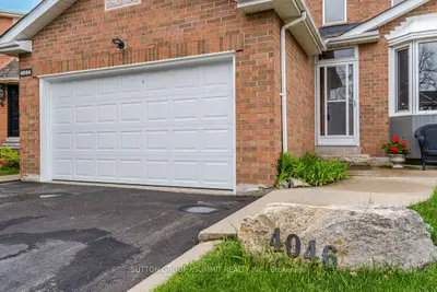 4046 Renfrew Crescent, Mississauga, ON L5L 4J1