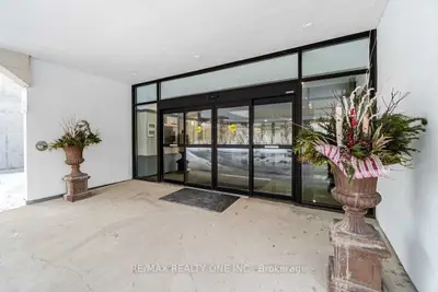 355 Rathburn Road E 1101, Mississauga, ON L4Z 1H4