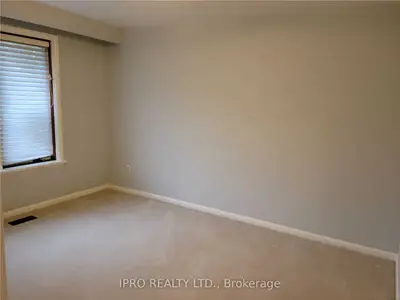 530 Swann Drive, Oakville, ON L6L 3X1