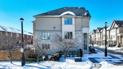 3038 Haines Road 70, Mississauga, ON L4Y 0C8