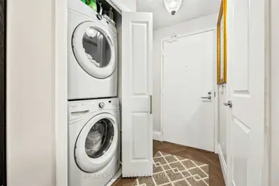 17 Zorra Street 1611, Toronto W08, On M8z 0c8