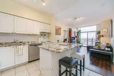 55 Strathaven Drive 2106, Mississauga, ON L5R 4G9