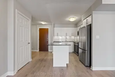 310 Burnhamthorpe Road W 2701, Mississauga, ON L5B 4P9