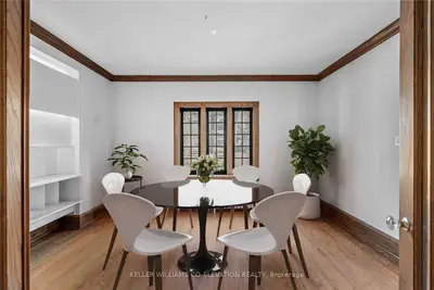 33 Kings Lynn Road, Toronto W08, ON M8X 2N3