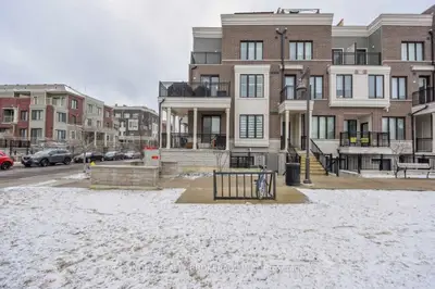 150 Long Branch Avenue 14, Toronto W06, ON M8W 0B1
