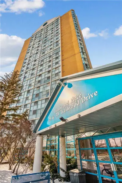 25 Trailwood Drive 1806, Mississauga, On L4z 3k9