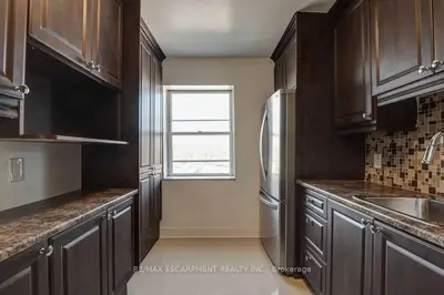 824 Brant Street 34, Burlington, ON L7R 2J5