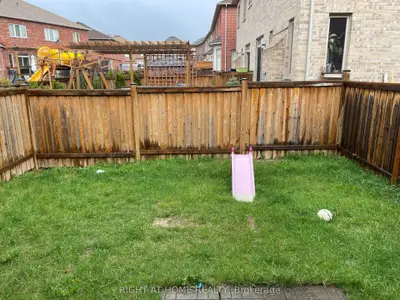 3209 Edwyna Drive, Mississauga, ON L5M 0V3