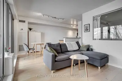 1040 The Queensway Avenue 215, Toronto W08, ON M8Z 0A7