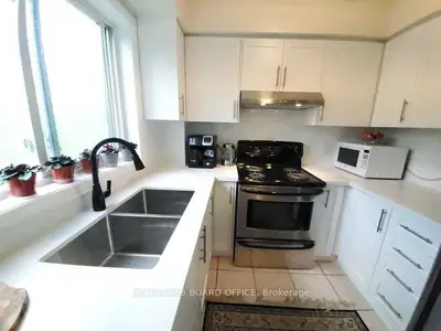 80 Acorn Place 205, Mississauga, ON L4Z 4E1