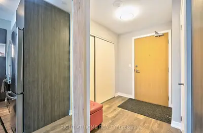 2520 Eglinton Avenue W 1501, Mississauga, ON L5M 0Y4