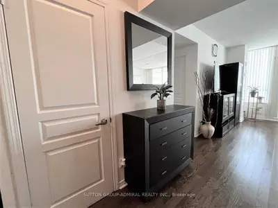 2240 Lake Shore Boulevard W 1605, Toronto W06, ON M8V 0B1