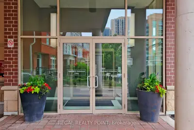 5101 Dundas Street W 1110, Toronto W08, On M9a 1c1