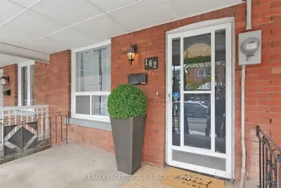162 Christie Street, Toronto W02, ON M6G 3B4