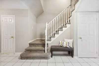 2216 Pell Crescent, Oakville, ON L6M 3T5