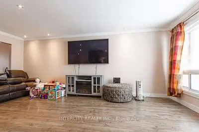 1537 Elm Road 33, Oakville, ON L6H 1W3