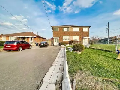 52 Snowood Court, Toronto W05, ON M3N 1E8