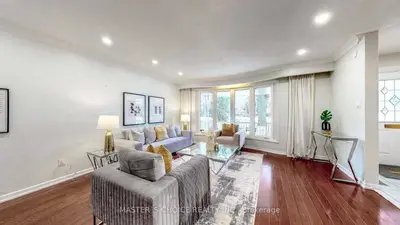 3259 Flynn Crescent, Mississauga, ON L5C 2M4