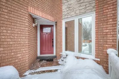 1214 Barleymow Street, Mississauga, ON L5V 1P1