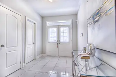 3096 Streamwood Pass, Oakville, ON L6H 0S8