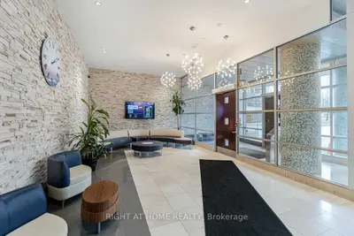 3939 Duke Of York Boulevard 2703, Mississauga, ON L5B 4N2