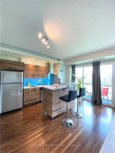 165 Legion Road N 1825, Toronto W06, ON M8Y 0B3