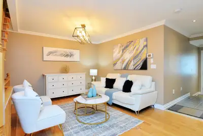 1147 HICKORY HOLLOW Glen, Mississauga, ON L5W 1J4