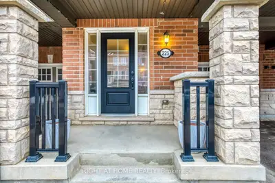 225 BETSY Drive, Oakville, ON L6M 0V1