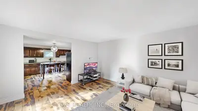 24 Abbs Street, Toronto W01, ON M6K 1M6