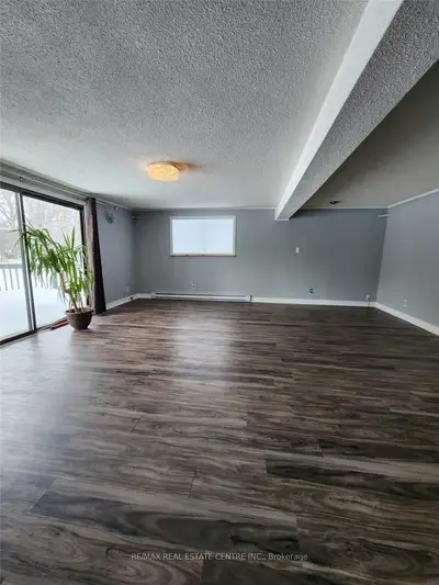 241 Main (A) Street S, Halton Hills, ON L7G 3G1