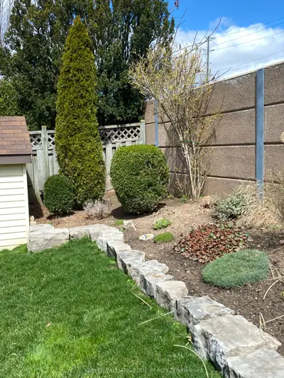 1470 Reynolds Avenue S, Burlington, ON L7M 3B9