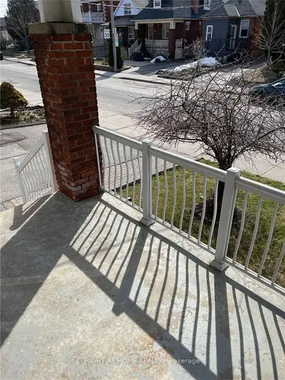 144 Livingstone Avenue, Toronto W04, ON M6E 2M1
