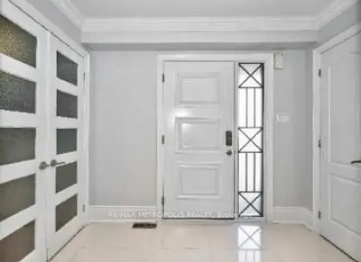 2724 Galleon Crescent, Mississauga, ON L5M 5T8