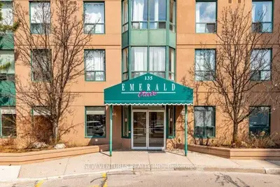 135 Hillcrest Avenue E 2209, Mississauga, ON L5B 4B1