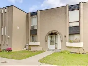 19 London Green Court N 86, Toronto W05, ON M3N 1K3