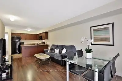 47 Hays Boulevard 19, Oakville, ON L6H 0J1