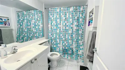 33 Elm Drive W 1003, Mississauga, ON L5B 4M2