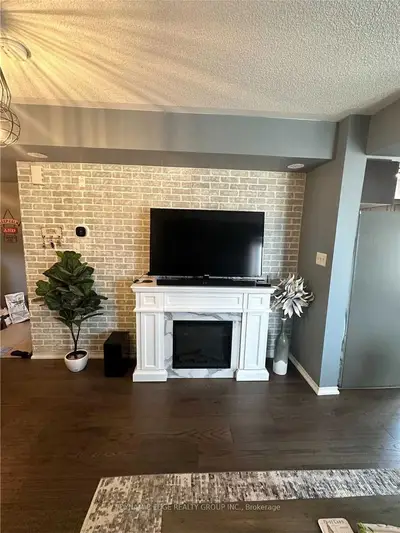 51 Hays Boulevard 39, Oakville, ON L6H 0J1