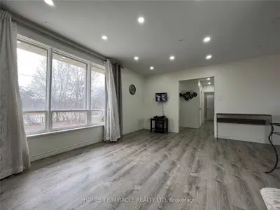 1221 Southdown Road, Mississauga, ON L5J 2Y9