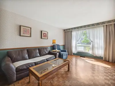 1980 Bonnymede Drive, Mississauga, ON L5J 1E3