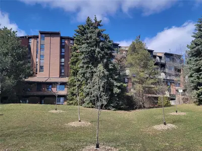 1000 Cedarglen Gate 605, Mississauga, ON L5C 3Z5