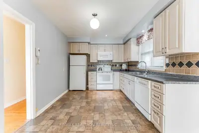 15 Frost Street, Toronto W10, ON M9W 1Y7