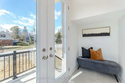 2087 Primate Road, Mississauga, On L4y 0h2