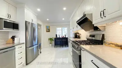 6093 Leeside Crescent, Mississauga, ON L5M 5K6