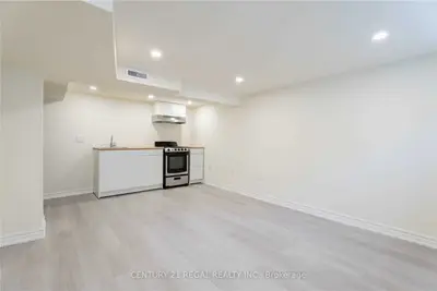 3955 Bloor Street W Bsmt, Toronto W08, ON M9B 1M2